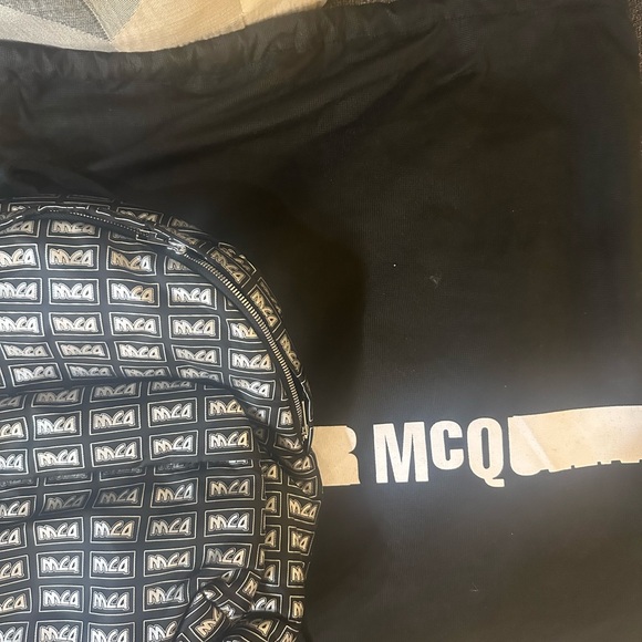 Black and White Geometric Pattern Backpack - Picture 3 of 4